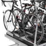 O trailer transporta de 12 a 15 bicicletas na posição horizontal.